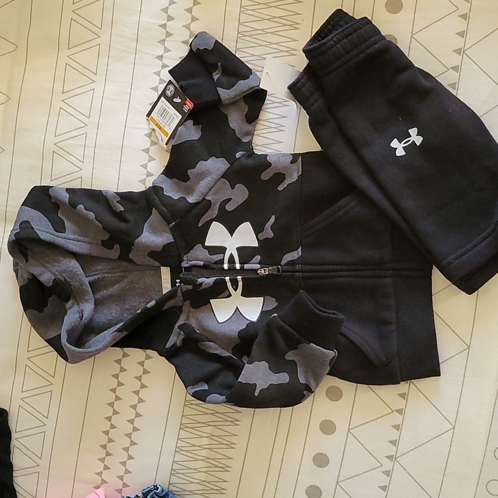 Under Armour 0-6 month Hoodie Set